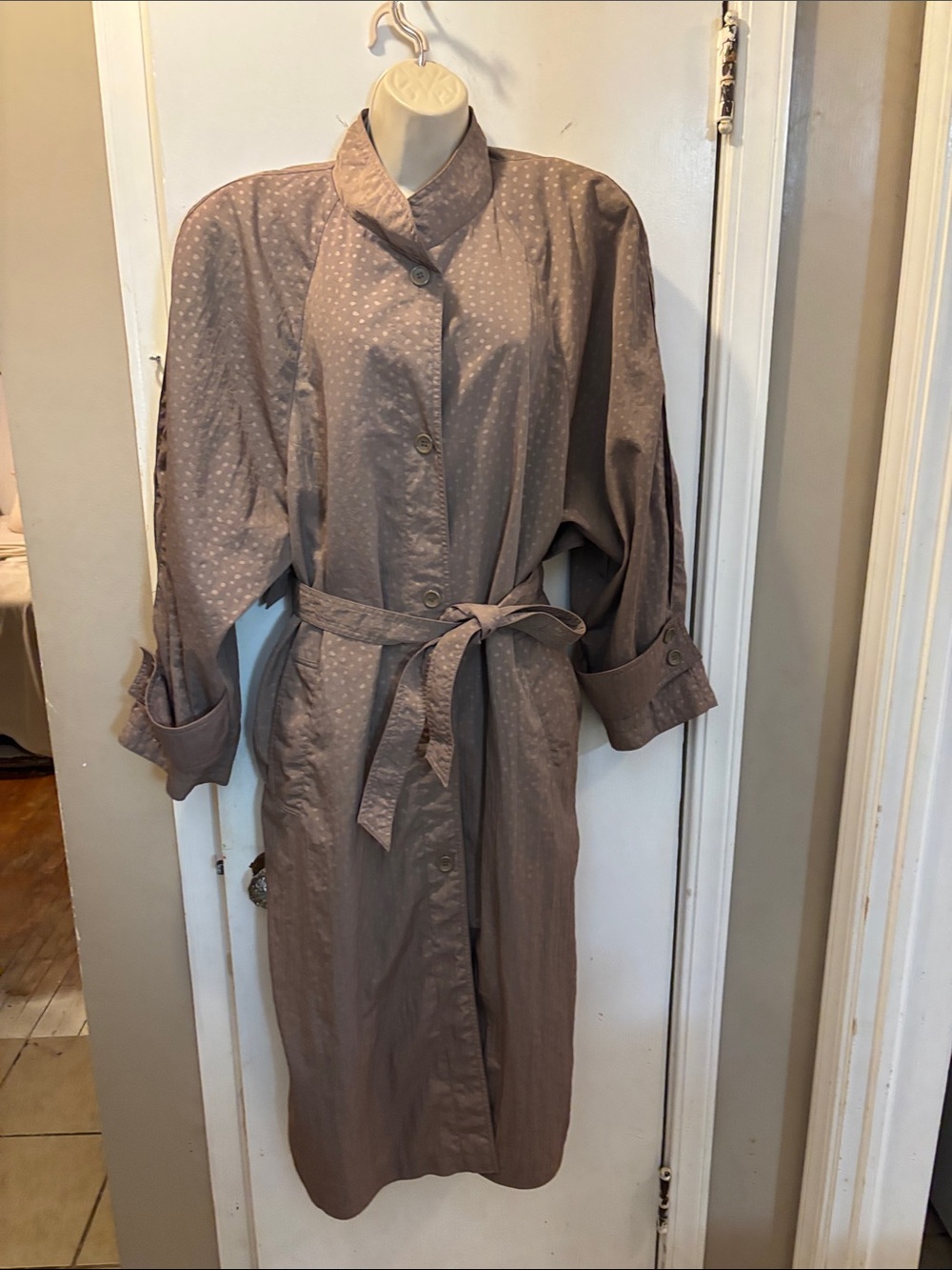 Vintage Laura Winston XL Taupe Dot Belted Trench Coat 26-364